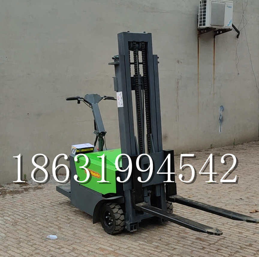 哈密市优程全电动叉车插腿式堆高车液压装卸车1.5吨升高小型站驾式铲车